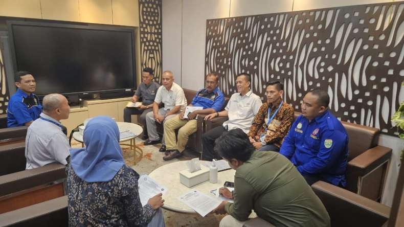 Ratusan Pekerja dan SPSI Laporkan PT Mitra Ogan ke Komisi IX DPR RI
