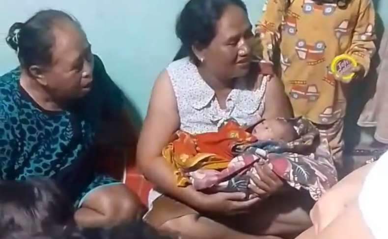 Warga Desa Karang Manik Geger, Bayi Baru Lahir Dibuang di Teras