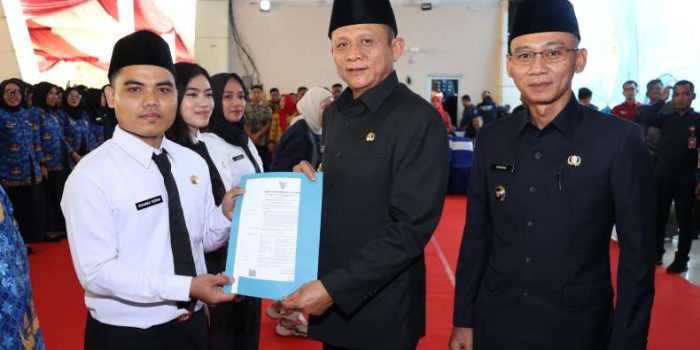 Pemkab OKU Timur Resmi Lantik 1.512 ASN Formasi 2024