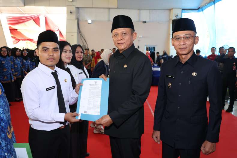 Pemkab OKU Timur Resmi Lantik 1.512 ASN Formasi 2024