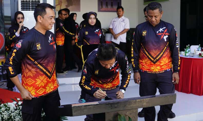 Polres OKU Timur Sukses Gelar Kejuaraan Menembak Kapolda Sumsel Cup 2025