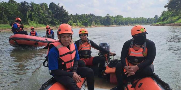 Bocah 6 Tahun Hilang Terseret Arus Sungai Lematang Saat Mandi
