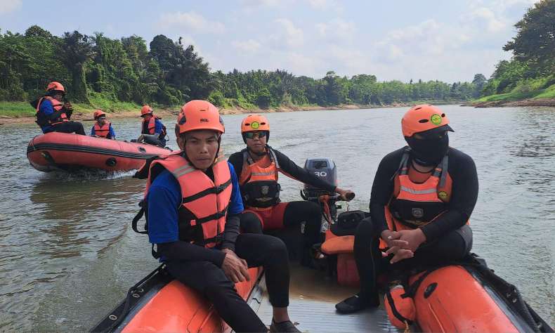 Bocah 6 Tahun Hilang Terseret Arus Sungai Lematang Saat Mandi
