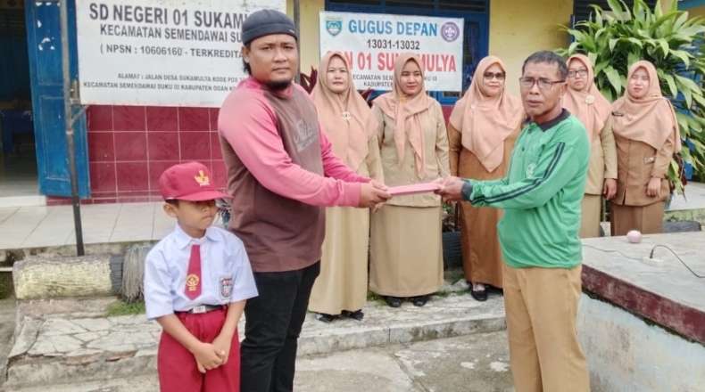 Dukung GATI, Orang Tua Antusias Antar Anak ke Sekolah