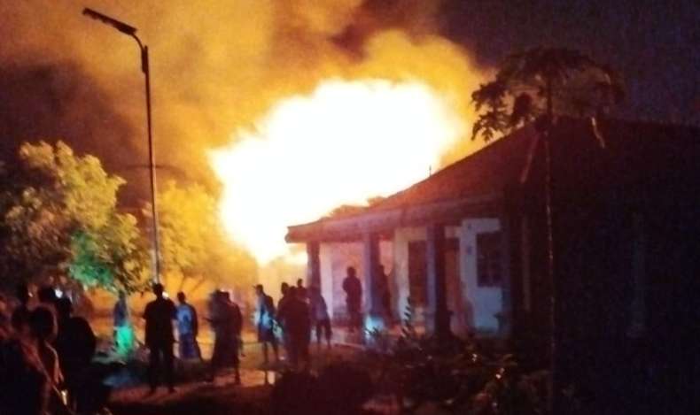 Ditinggal Yasinan, Rumah Warga Liman Sari OKU Timur Ludes Terbakar