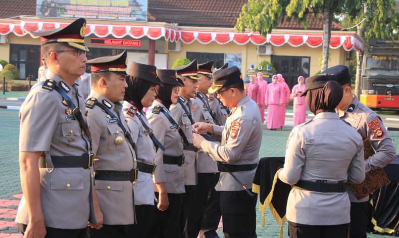 Kapolsek Buay Madang dan Tiga PJU Polres OKU Timur Bergeser