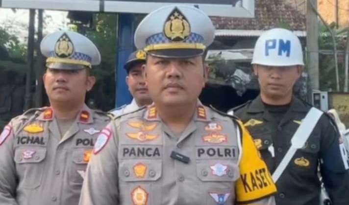 Satlantas Polres OKU Timur Tegaskan Pengendara Sepeda Listrik Wajib Pakai Helm