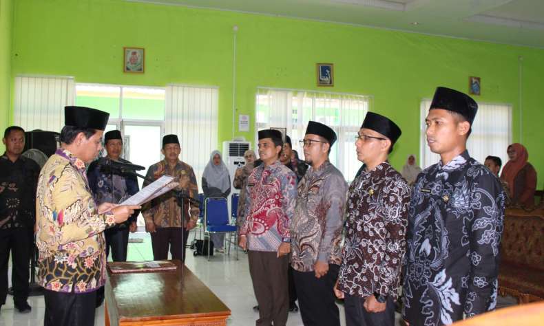 Empat Pejabat Kemenag OKU Timur Dilantik, Ali Nurrohman Jabat Kasi Bimas Islam