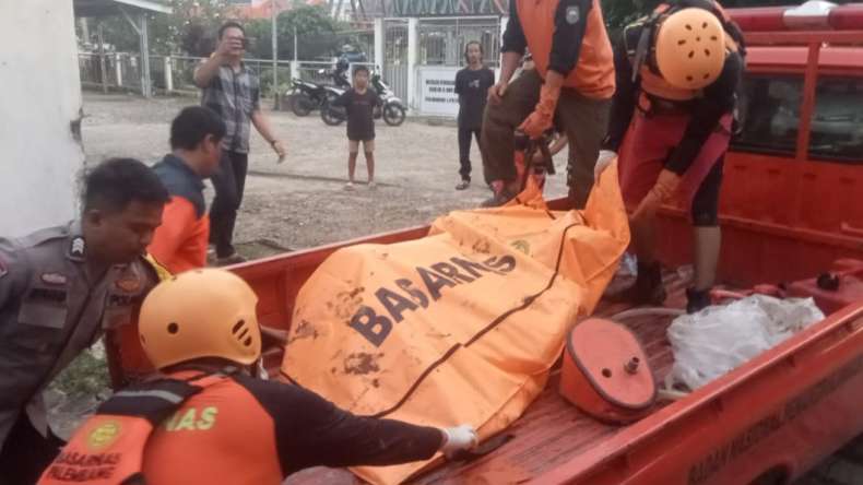 Tiga Hari Hilang, Bocah Hanyut di Sungai Ogan Ditemukan Tewas Tersangkut