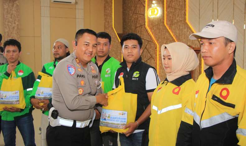 Polres OKU Timur Silaturahmi Bareng Komunitas Ojek Online