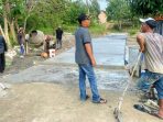 Jaga Kualitas, Kades dan Warga Kotabaru Selatan Gotong Royong Bangun Jalan