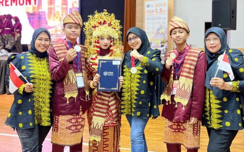 Wakili Indonesia, Pelajar OKU Timur Juara II WICE 2025 di Malaysia