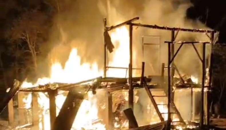 Screenshot_20251001_071600_Gallery Kebakaran Hebat di Desa Rasuan OKU Timur, 4 Anak Tewas Terjebak Kobaran Api