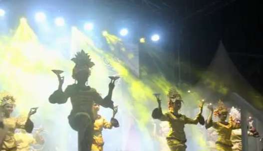 tari rentak pinggang oku Tari Rentak Pinggang Pukau Festival Danau Ranau dan SRGF