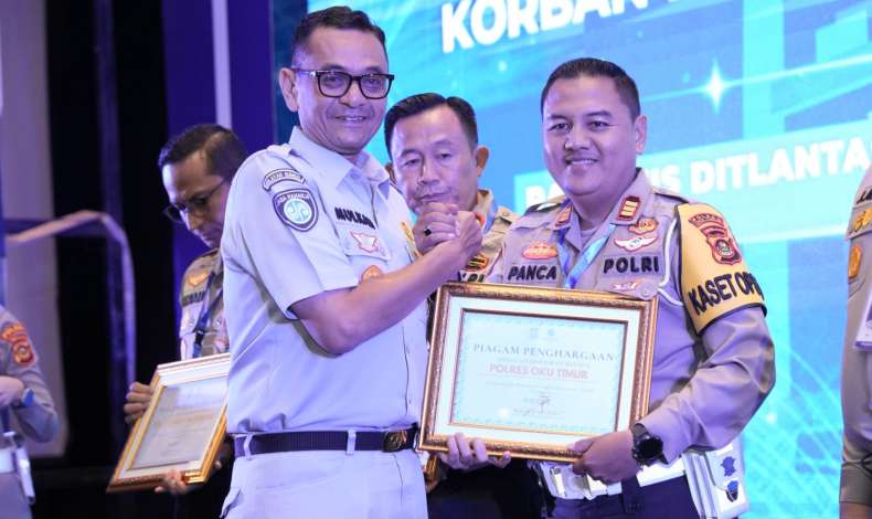 IMG-20251231-WA0006 Angka Kecelakaan Turun Signifikan, Satlantas OKU Timur Dapat Reward Jasaraharja