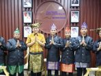 Bupati Lanosin Dianugerahi Gelar Suttan Mangku Kewedaan I, Resmi Kenakan Kepodang Komering