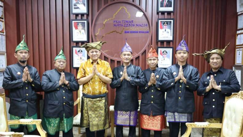 Bupati Lanosin Dianugerahi Gelar Suttan Mangku Kewedaan I, Resmi Kenakan Kepodang Komering