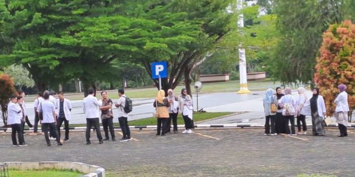 IMG-20260129-WA0020 Dokter di OKU Timur Sampaikan Sembilan Tuntutan ke Bupati Enos