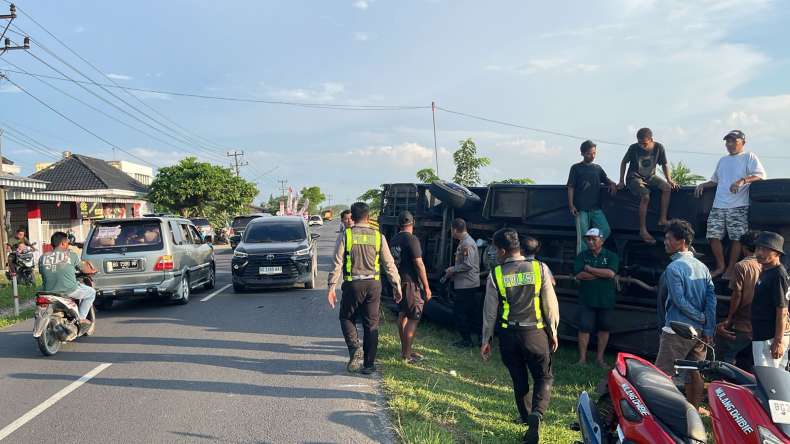 Kecelakaan Bus Pengantar JCH OKU Timur di Belitang, Sopir Diduga Main HP Saat Nyetir