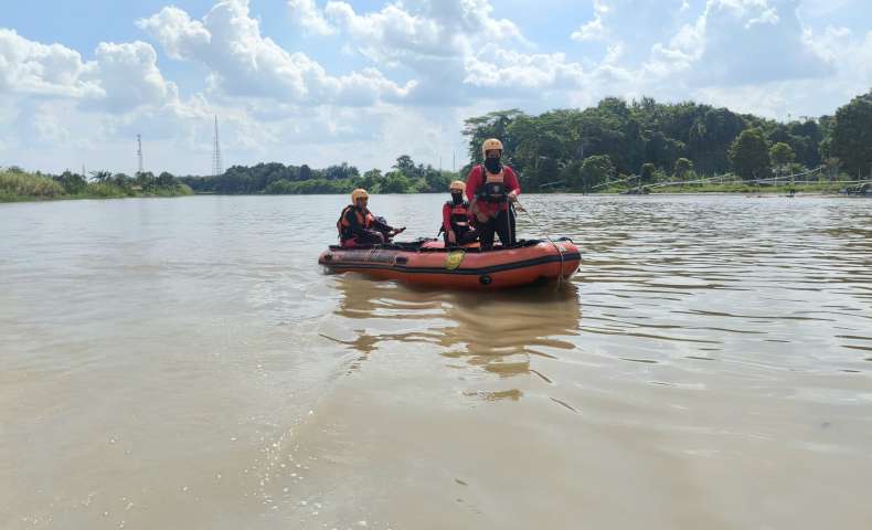 Pelajar 15 Tahun di OKU Timur Hanyut di Sungai Komering, Tim SAR Lakukan Pencarian