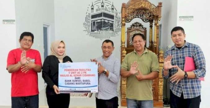 Tingkatkan Kenyamanan Jamaah, Bank Sumsel Babel Salurkan CSR ke Masjid Al Azhar