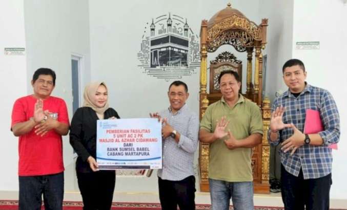 Tingkatkan Kenyamanan Jamaah, Bank Sumsel Babel Salurkan CSR ke Masjid Al Azhar